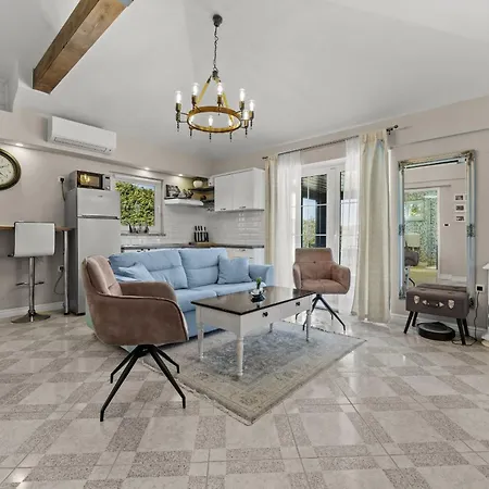 Villa Krasna Kuca For 5 People Near Labin - Rabac With Private Heated Pool Stalije