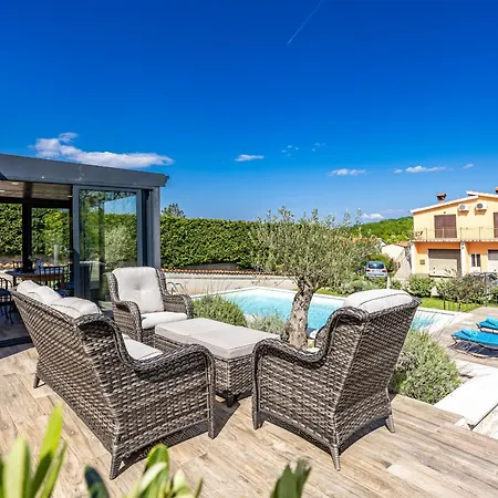 Villa Krasna Kuca For 5 People Near Labin - Rabac With Private Heated Pool Stalije
